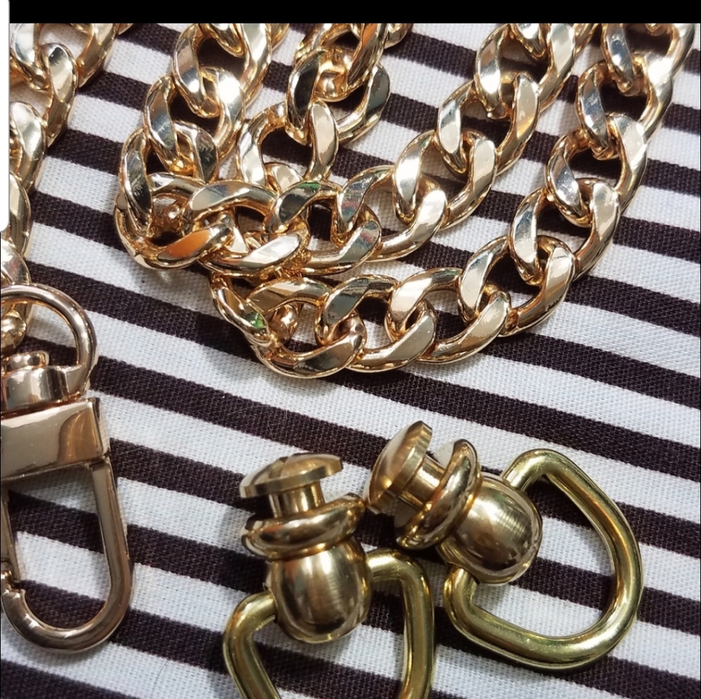 Crossbody Gold Chain, D Rings Rivets - Picture 4 of 4